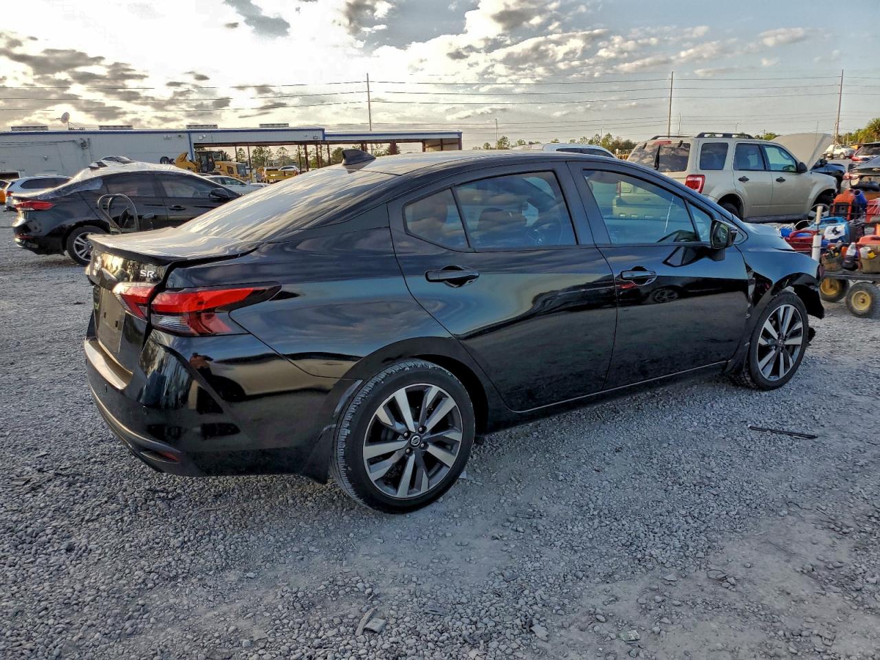 2020 NISSAN VERSA SR photo 3