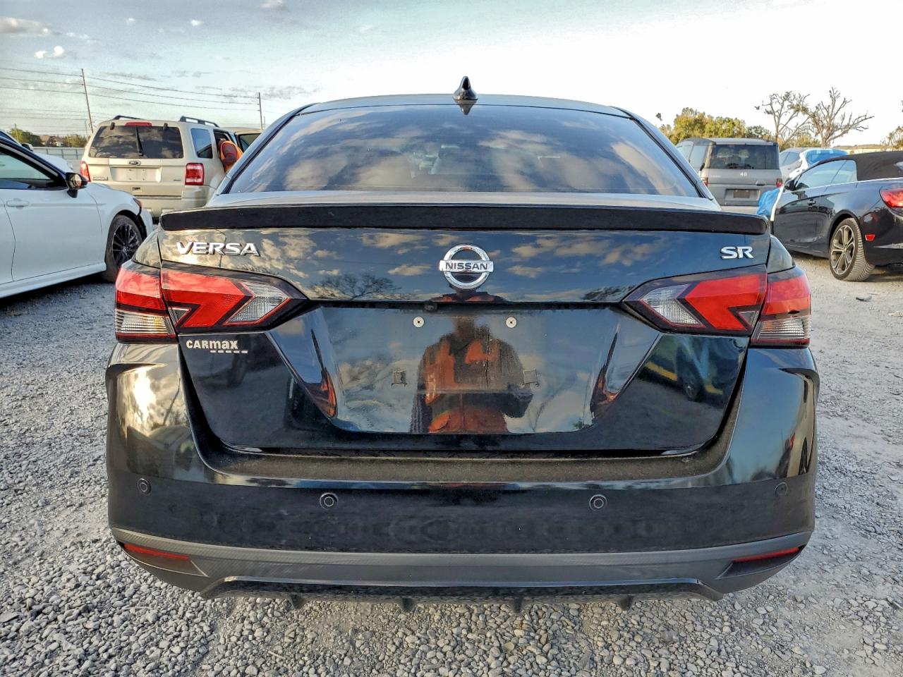 2020 NISSAN VERSA SR photo 6