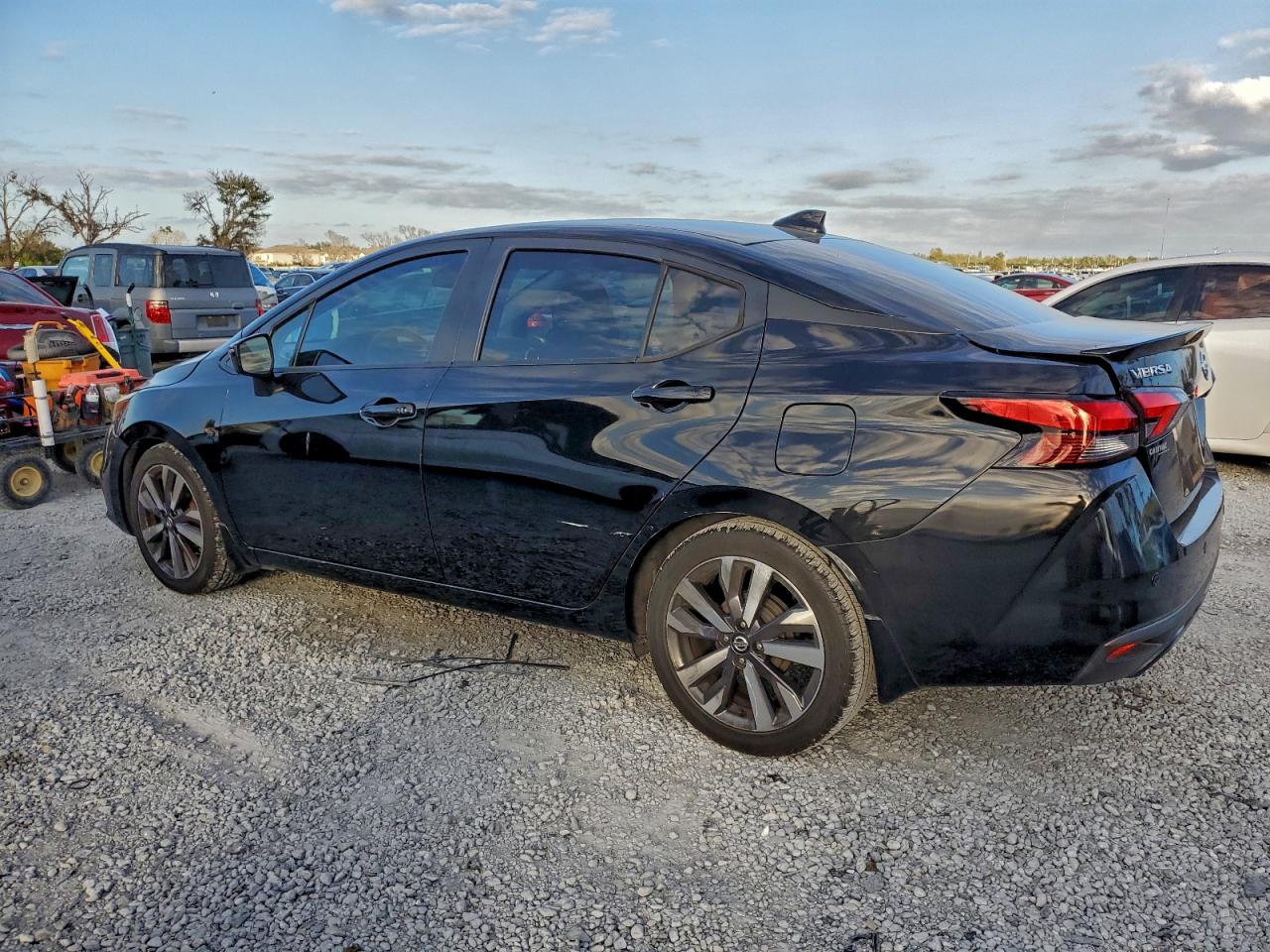 2020 NISSAN VERSA SR photo 2