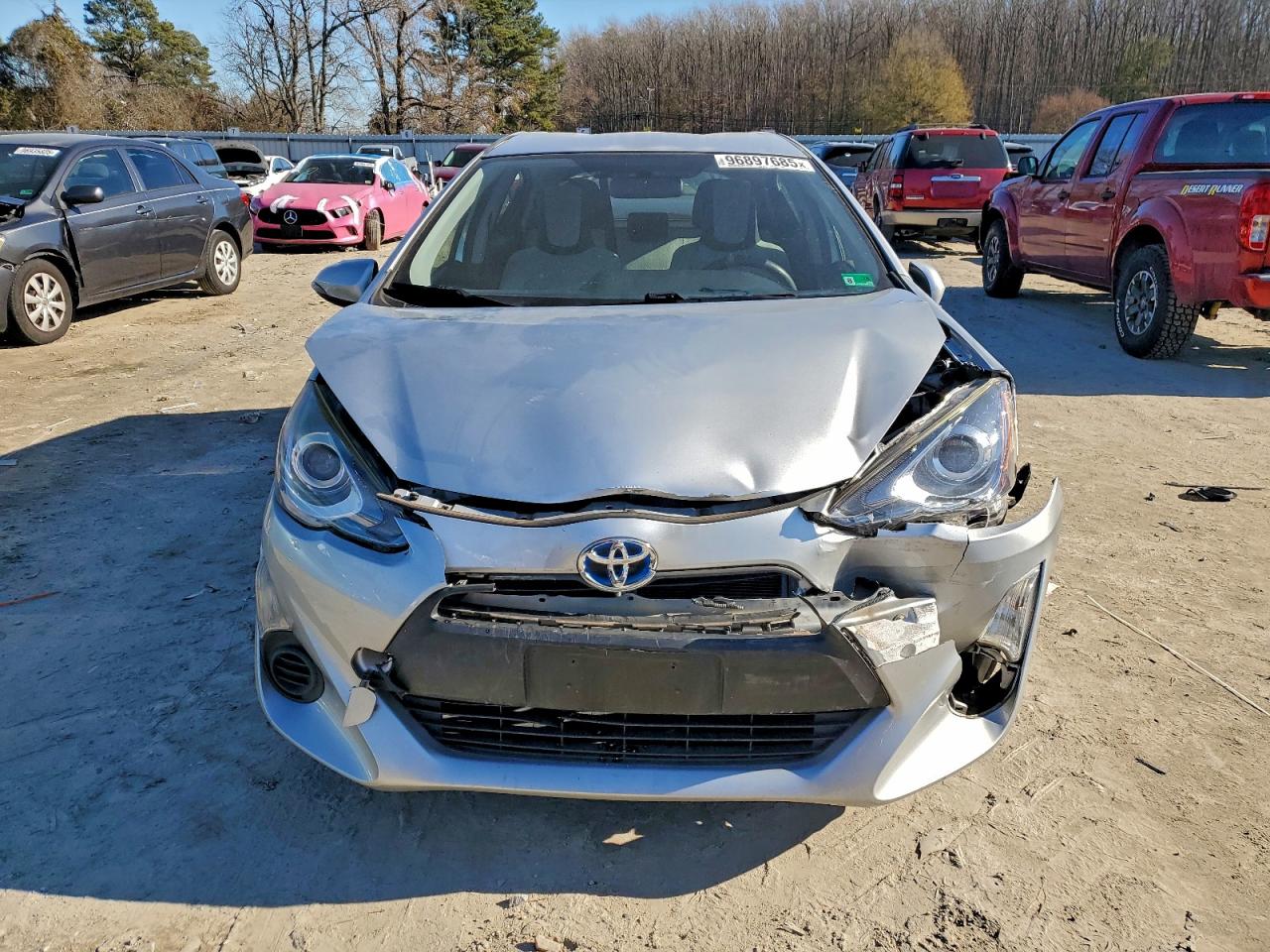 2015 TOYOTA PRIUS C photo 9