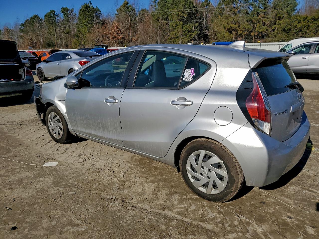 2015 TOYOTA PRIUS C photo 3