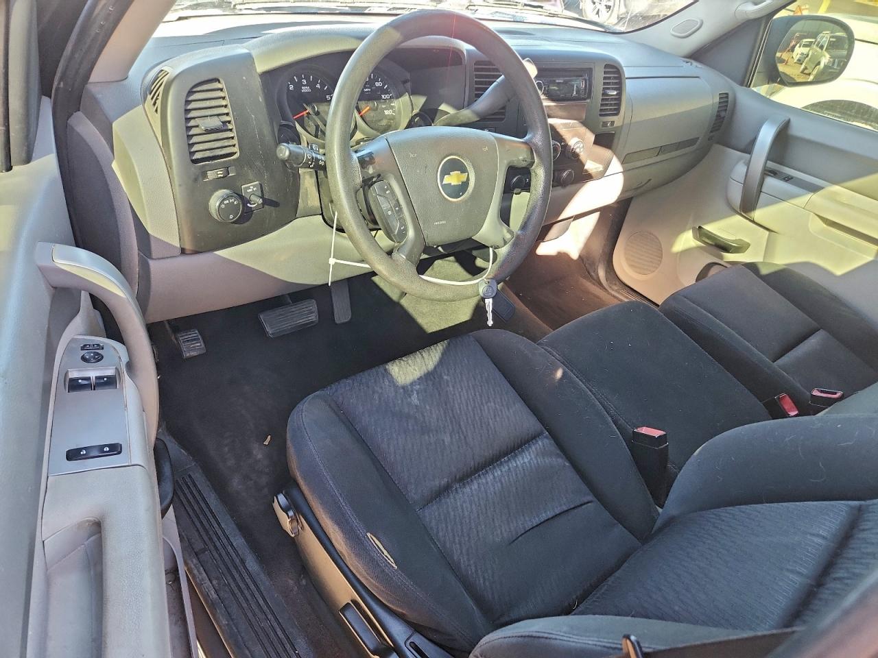 2010 CHEVROLET SILVERADO C1500 photo 8