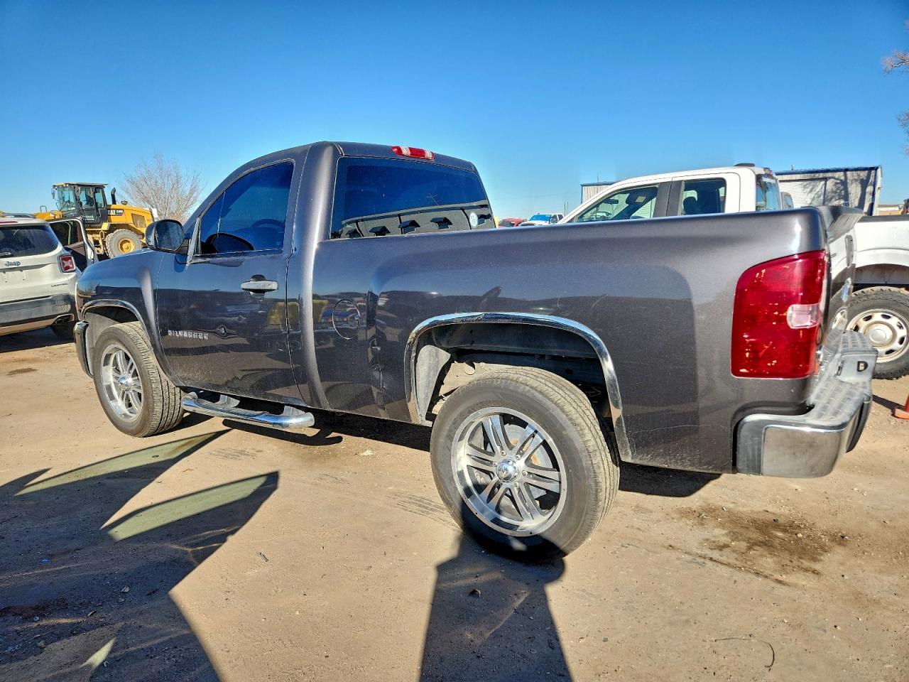 2010 CHEVROLET SILVERADO C1500 photo 2