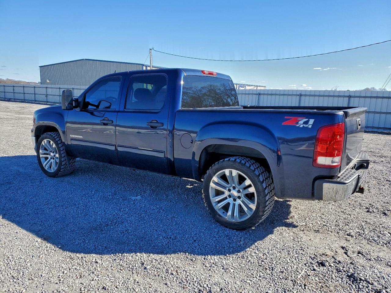 2011 GMC SIERRA K1500 SLE photo 2
