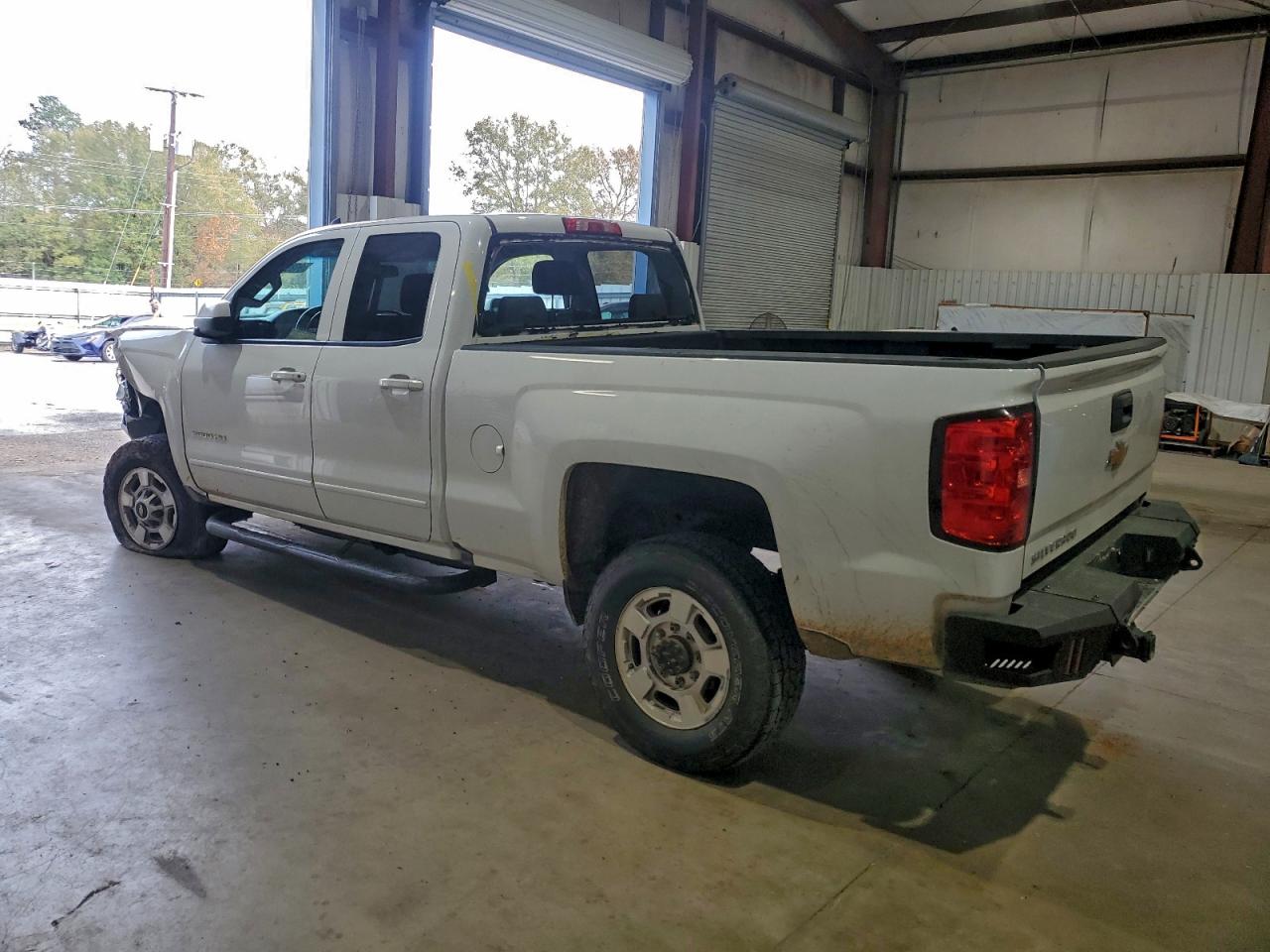 2017 CHEVROLET SILVERADO C2500 HEAVY DUTY LT photo 2