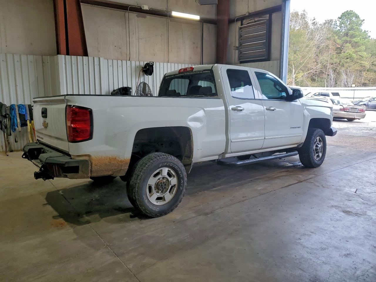 2017 CHEVROLET SILVERADO C2500 HEAVY DUTY LT photo 3