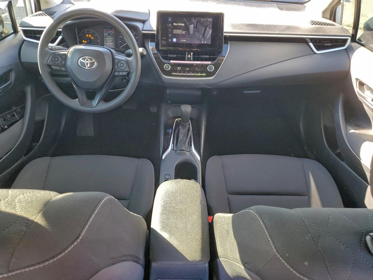 2025 TOYOTA COROLLA LE photo 8