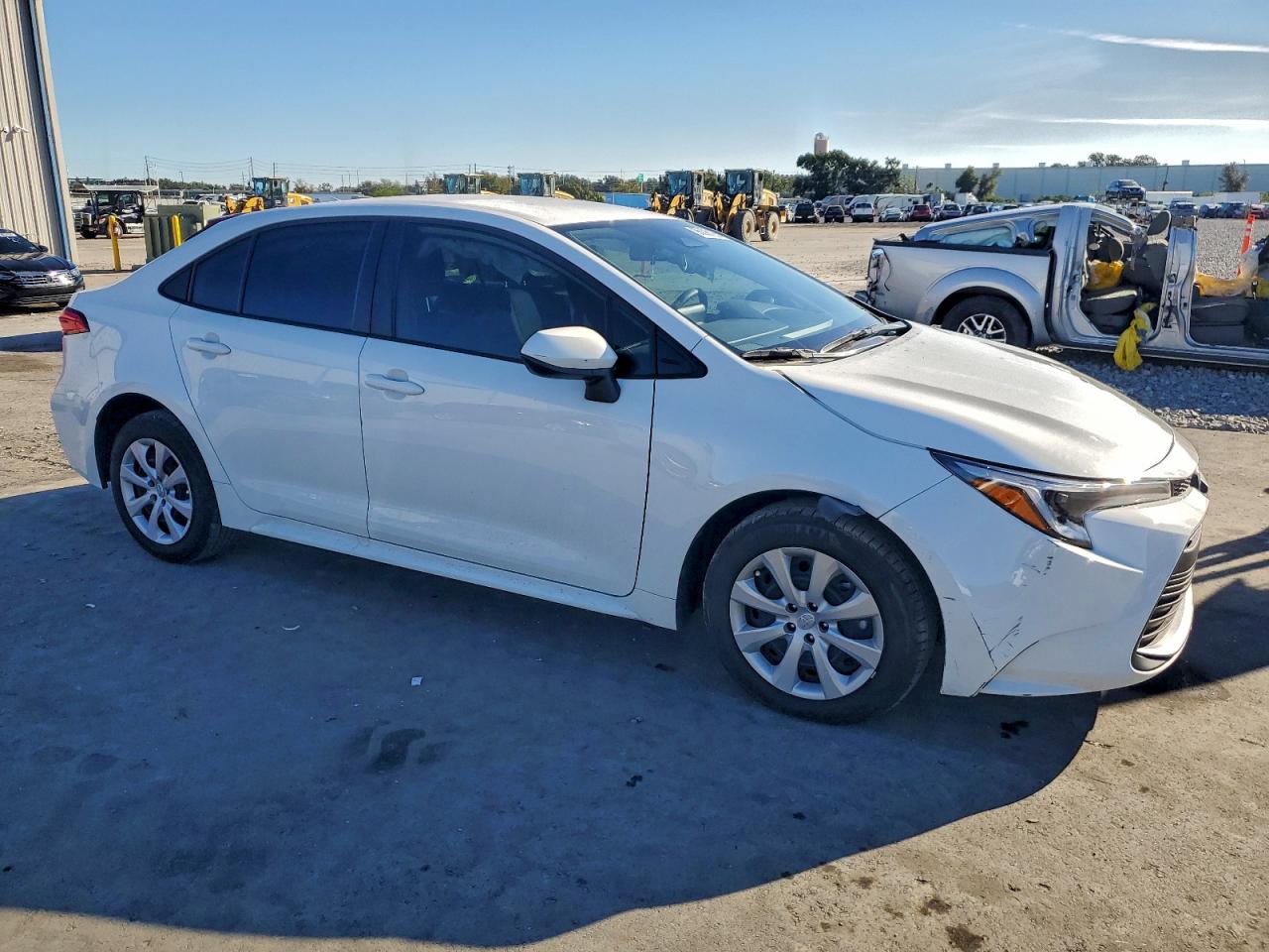 2025 TOYOTA COROLLA LE photo 4