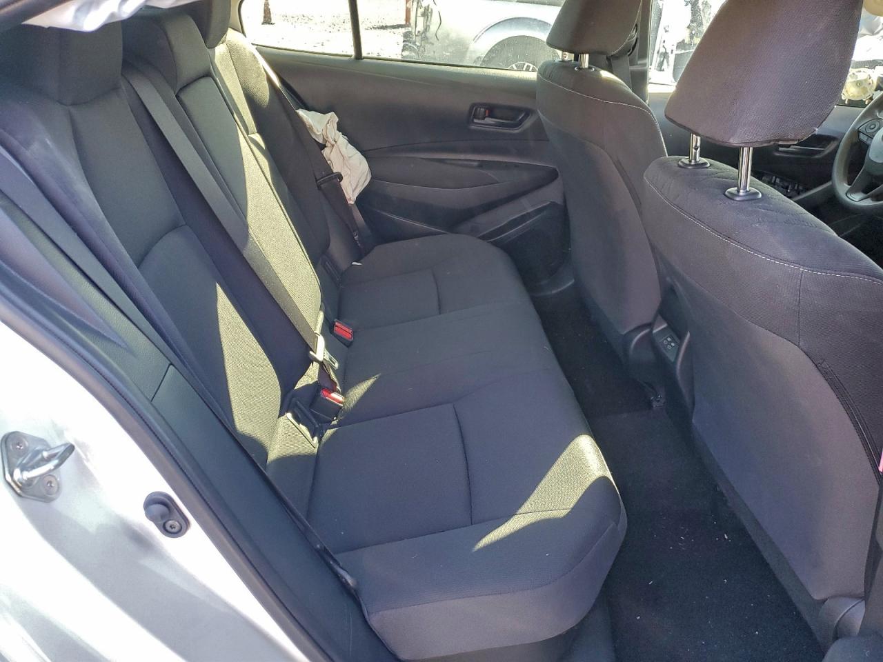 2025 TOYOTA COROLLA LE photo 10