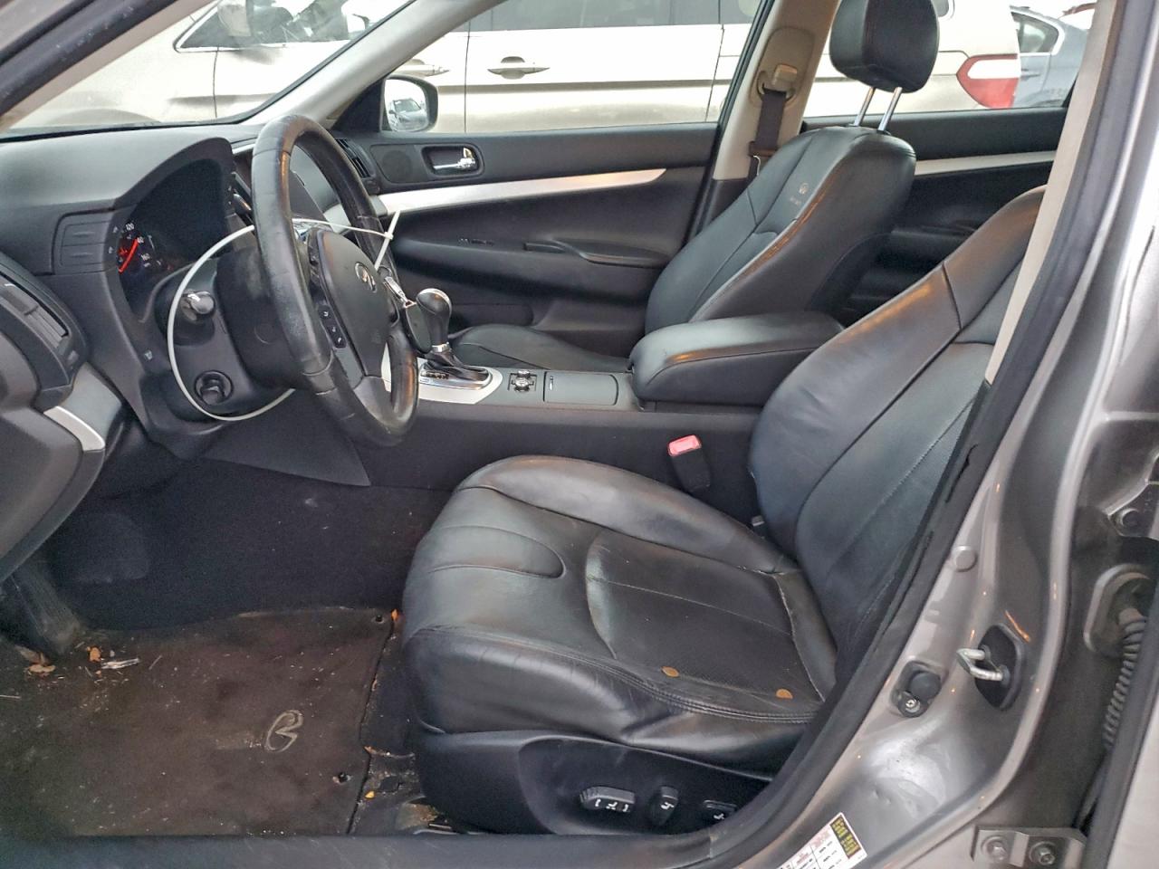 2009 INFINITI G37 photo 19