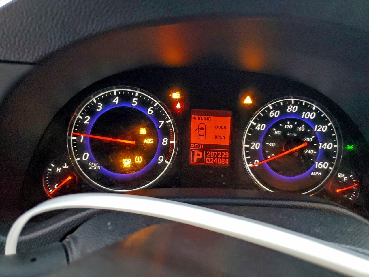 2009 INFINITI G37 photo 25