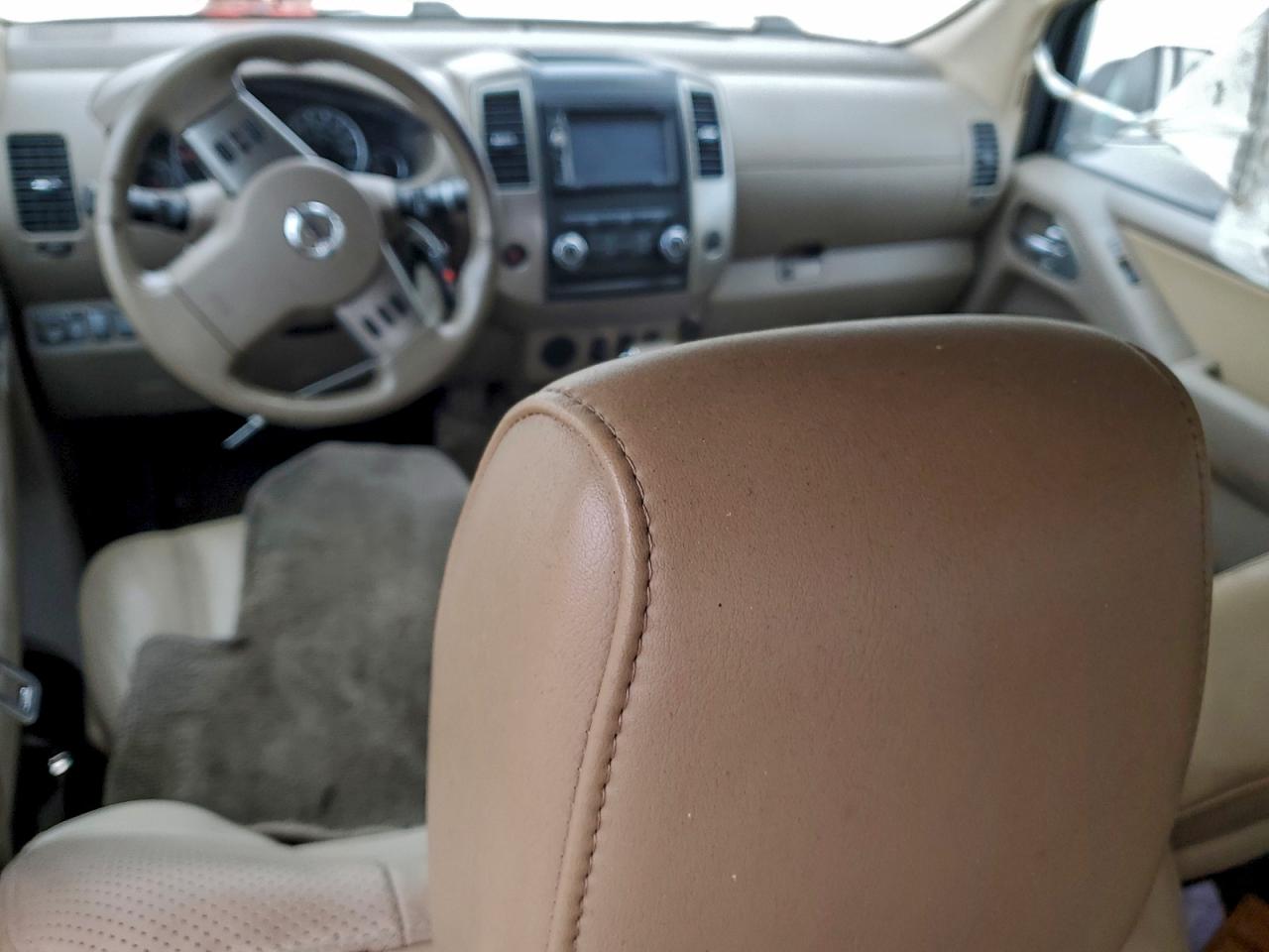 2011 NISSAN FRONTIER S photo 8