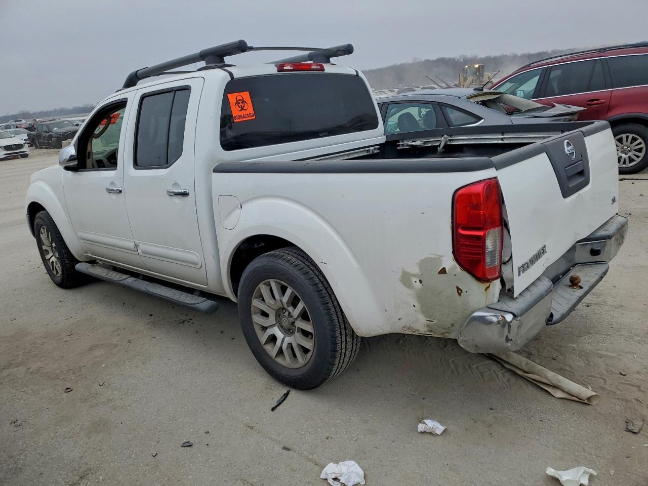 2011 NISSAN FRONTIER S photo 2