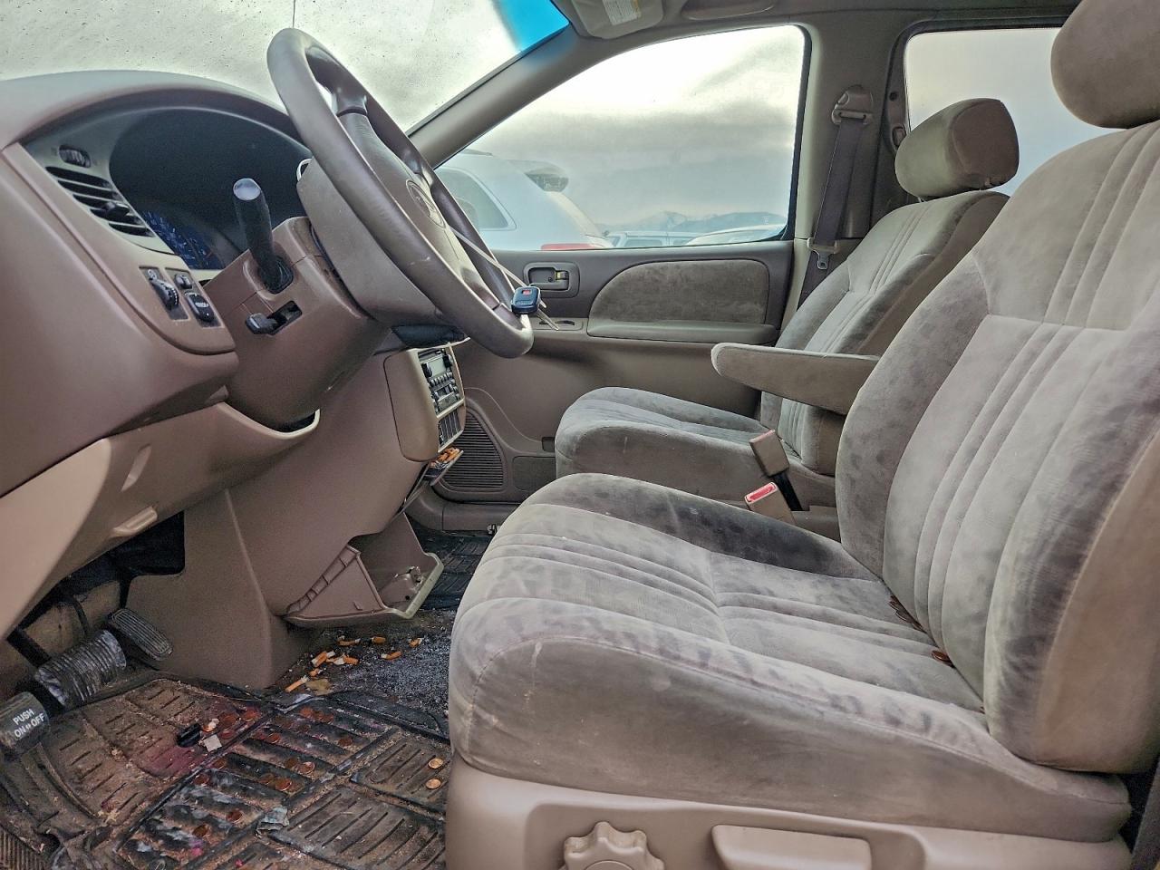 2001 TOYOTA SIENNA LE photo 13