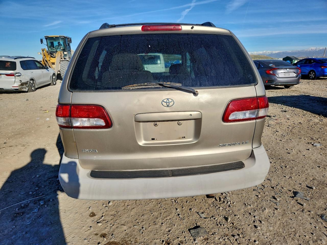 2001 TOYOTA SIENNA LE photo 11
