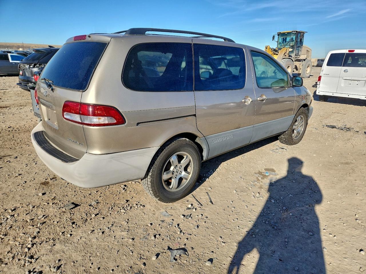 2001 TOYOTA SIENNA LE photo 5