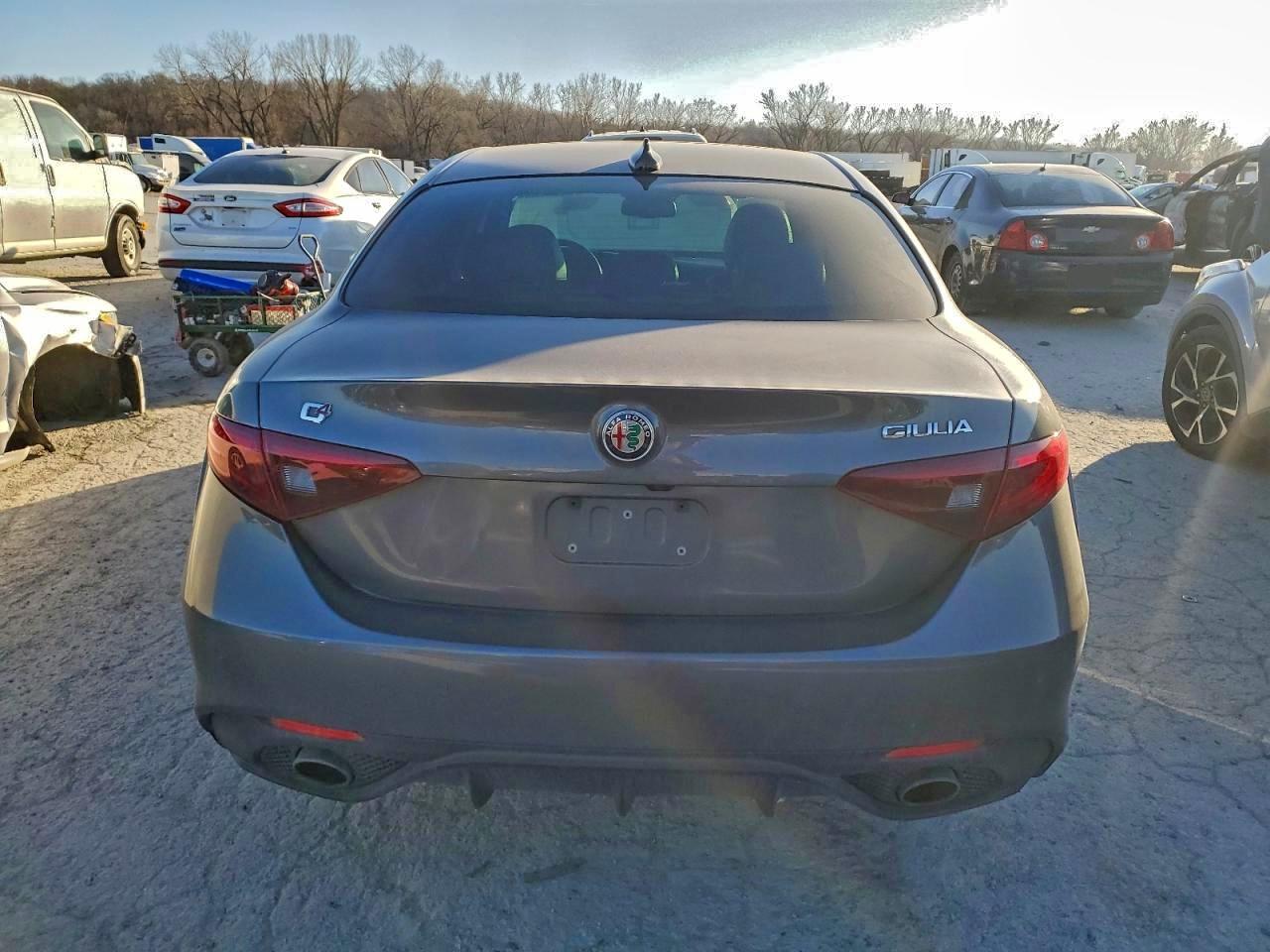 2018 ALFA ROMEO GIULIA TI Q4 photo 11