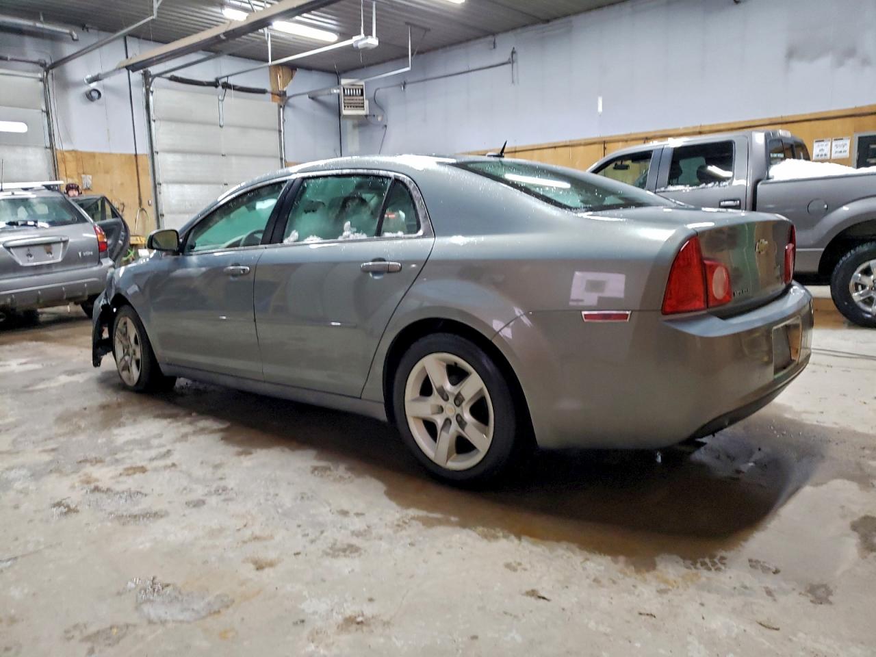 2009 CHEVROLET MALIBU LS photo 4