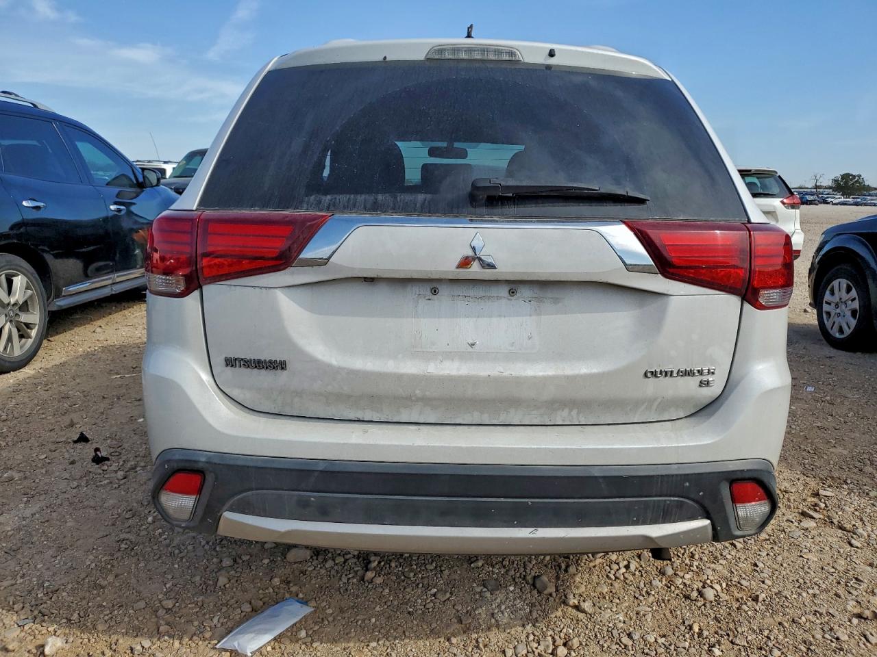 2016 MITSUBISHI OUTLANDER SE photo 6