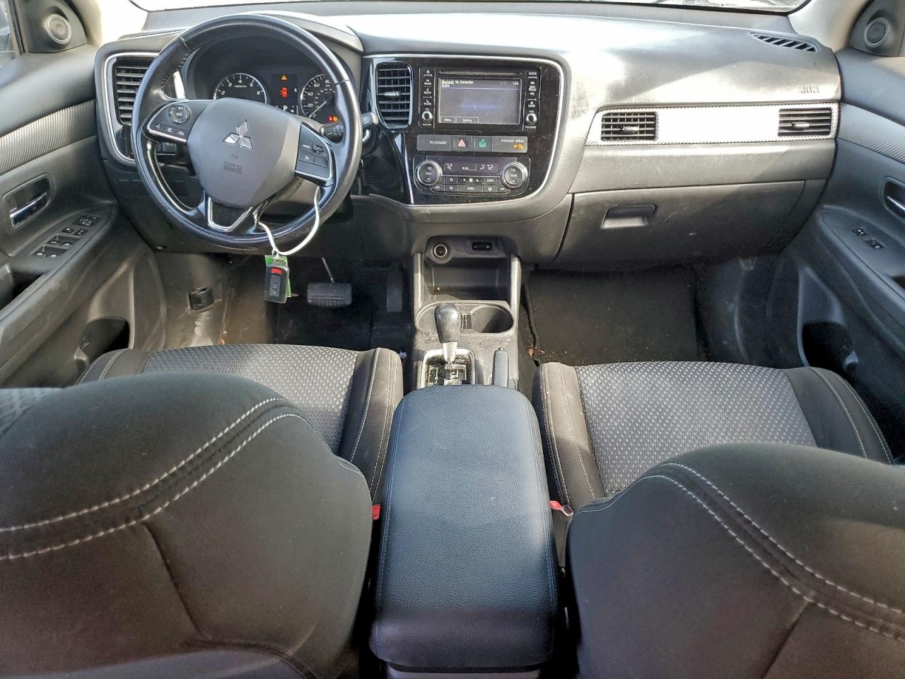 2016 MITSUBISHI OUTLANDER SE photo 8
