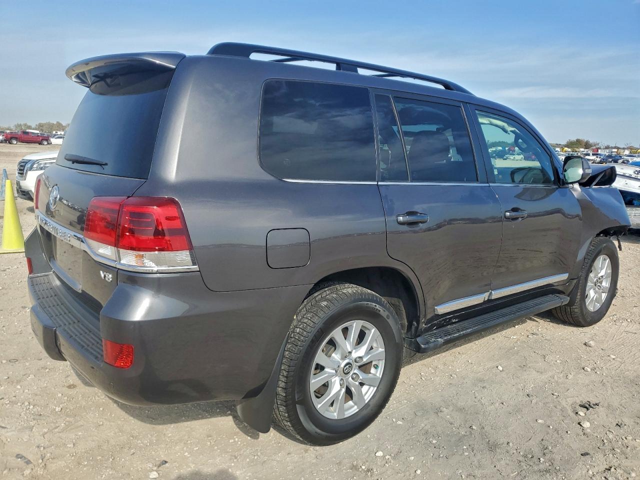 2021 TOYOTA LAND CRUISER VX-R photo 7