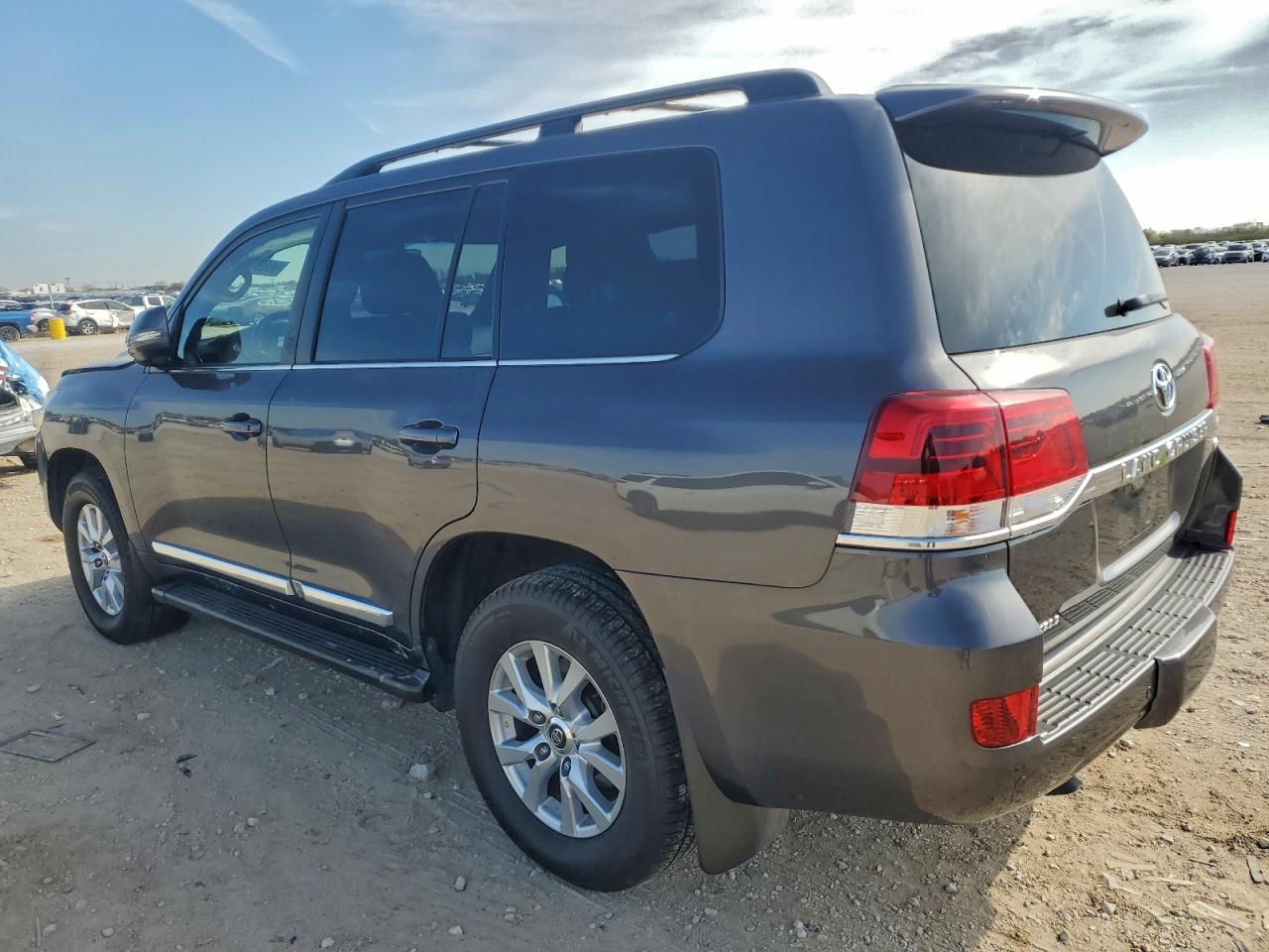 2021 TOYOTA LAND CRUISER VX-R photo 4