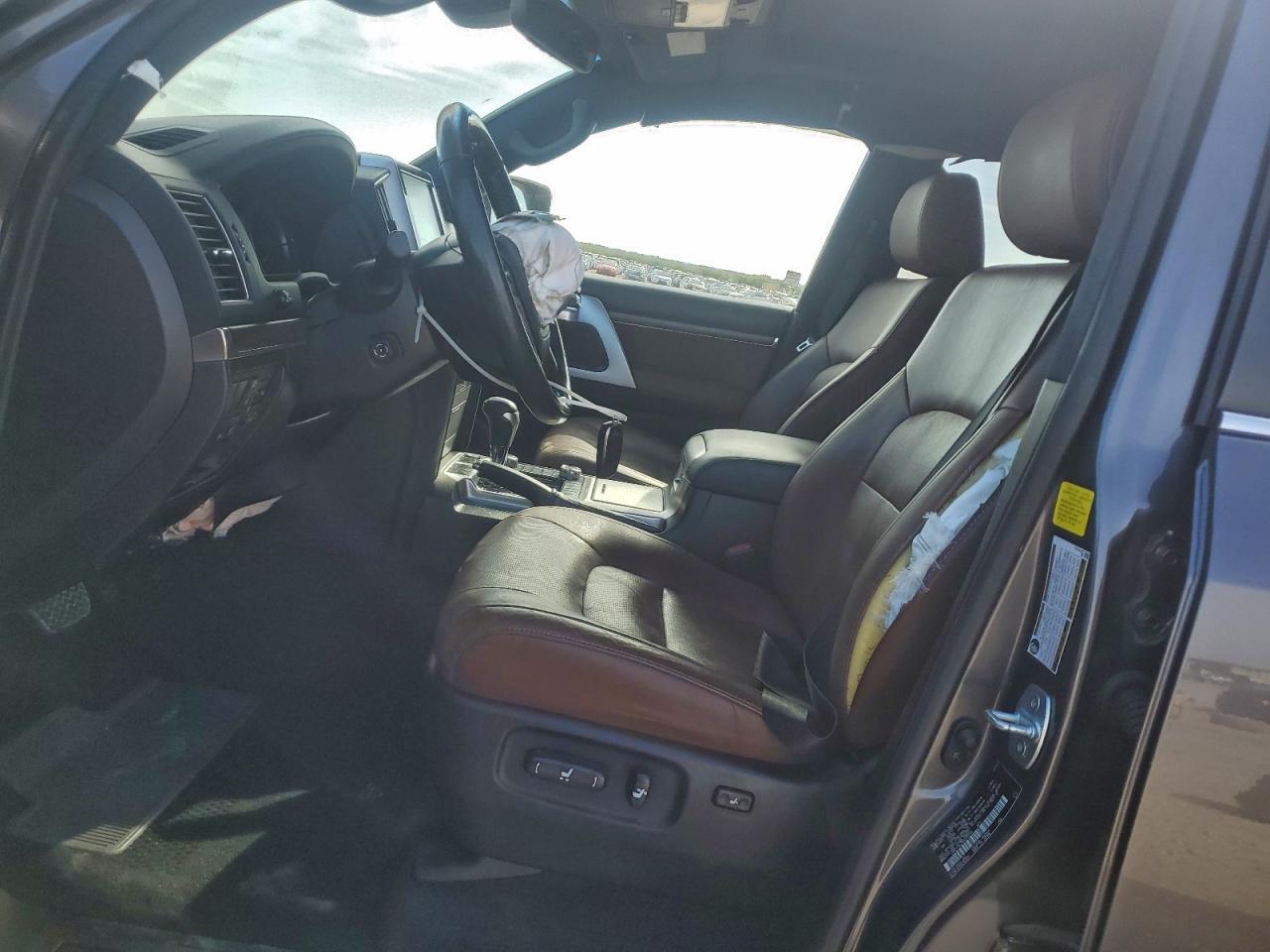 2021 TOYOTA LAND CRUISER VX-R photo 19