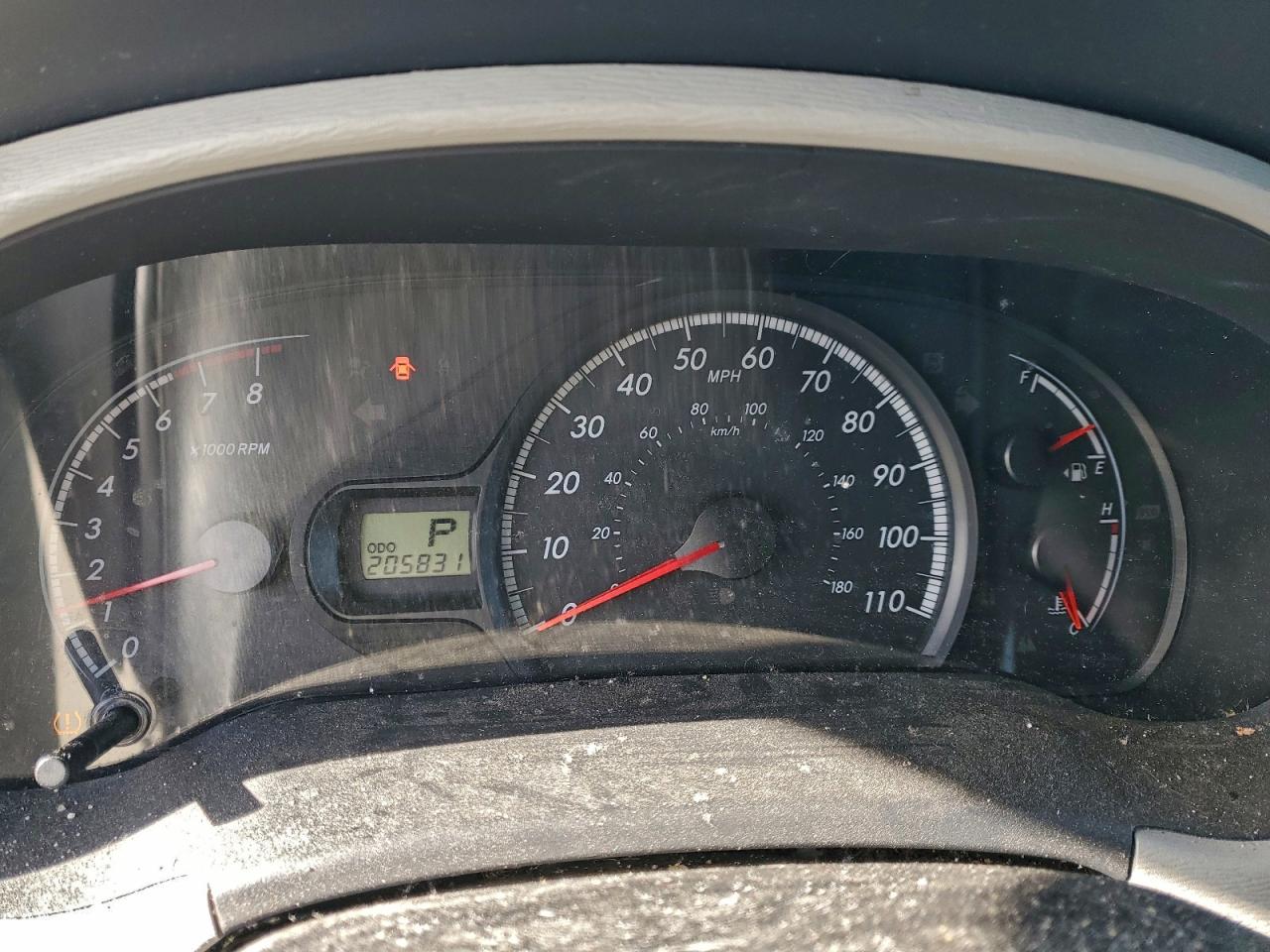 2013 TOYOTA SIENNA LE photo 17
