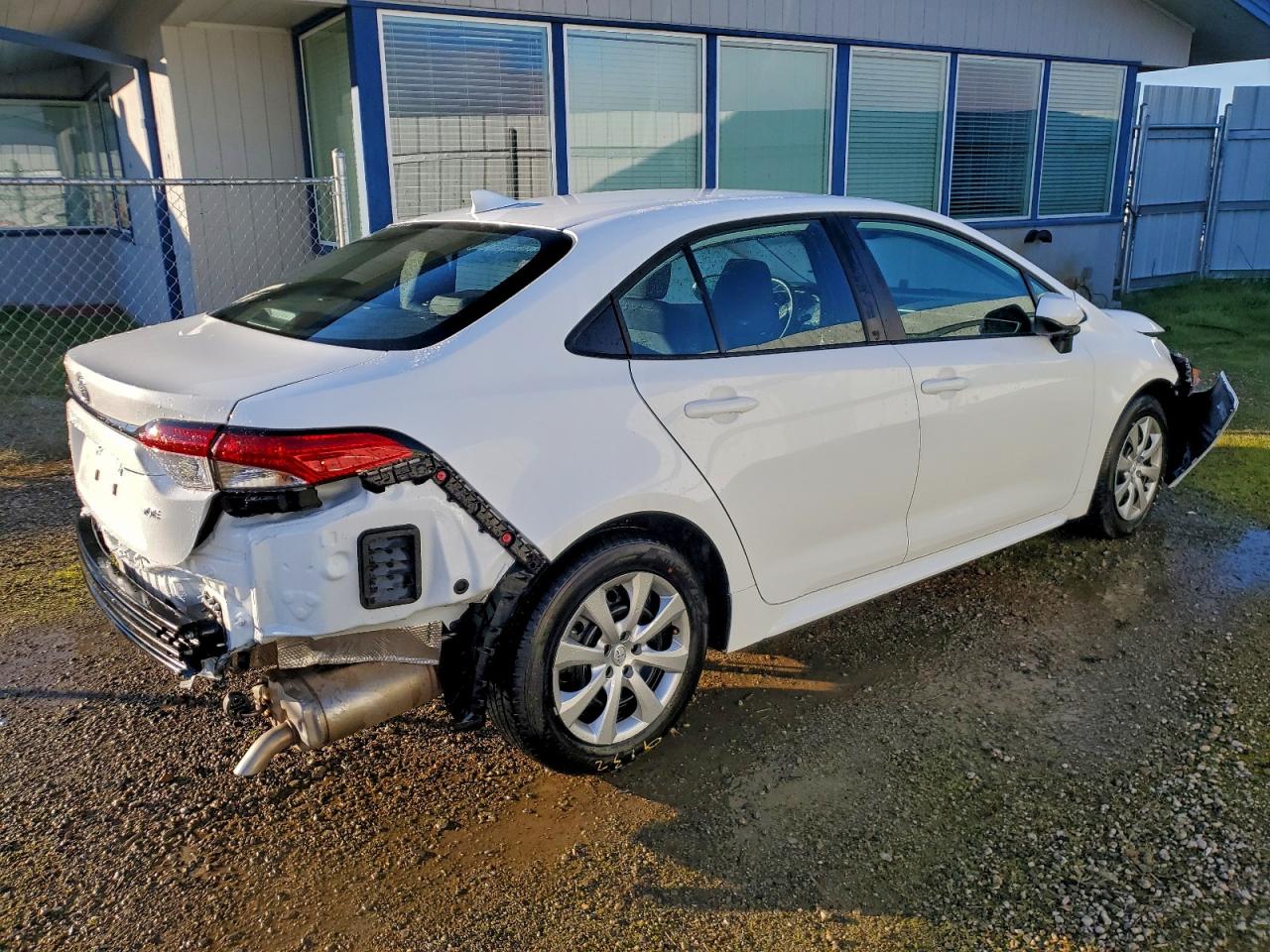 2025 TOYOTA COROLLA LE photo 5