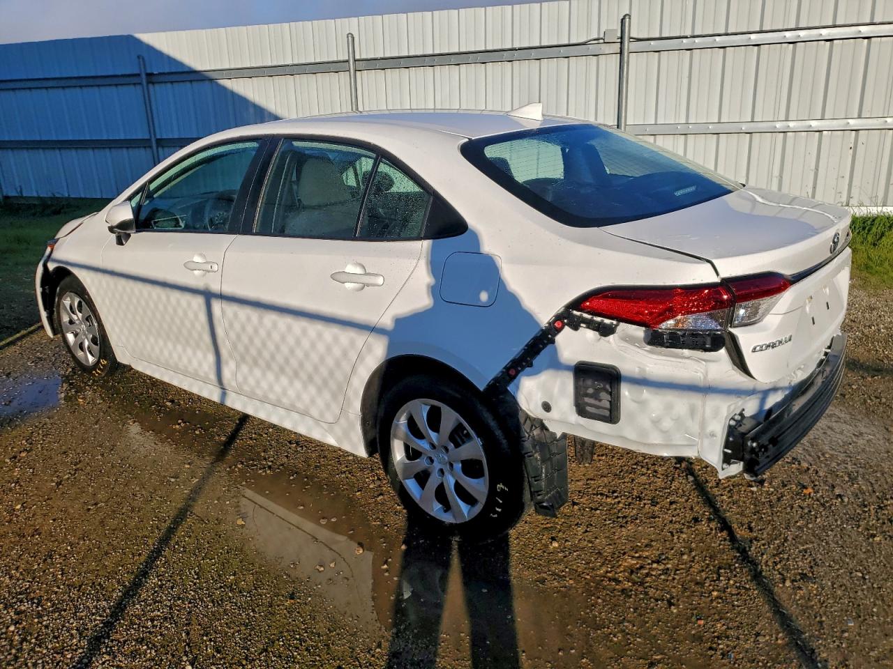 2025 TOYOTA COROLLA LE photo 3