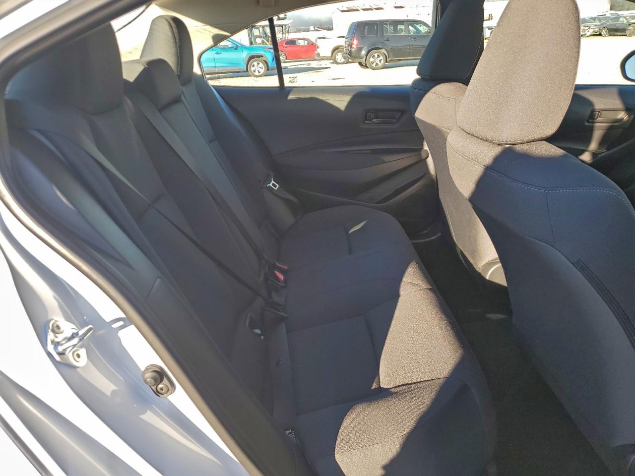 2025 TOYOTA COROLLA LE photo 19