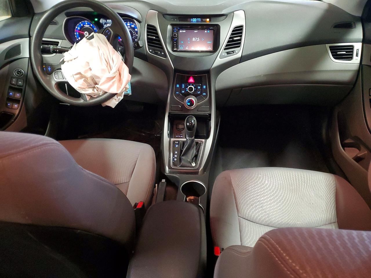 2015 HYUNDAI ELANTRA SE photo 22