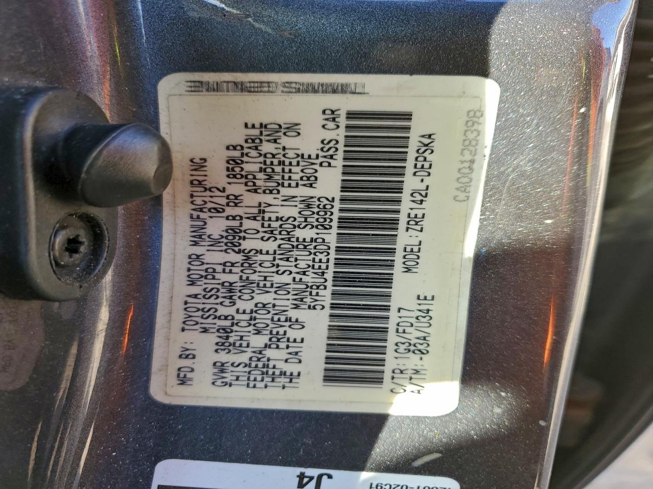 2013 TOYOTA COROLLA photo 23