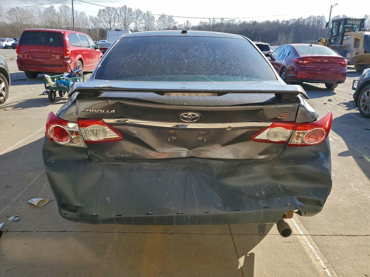 2013 TOYOTA COROLLA photo 11