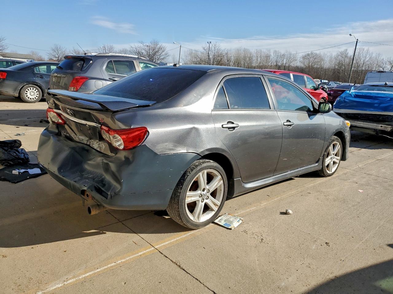 2013 TOYOTA COROLLA photo 5