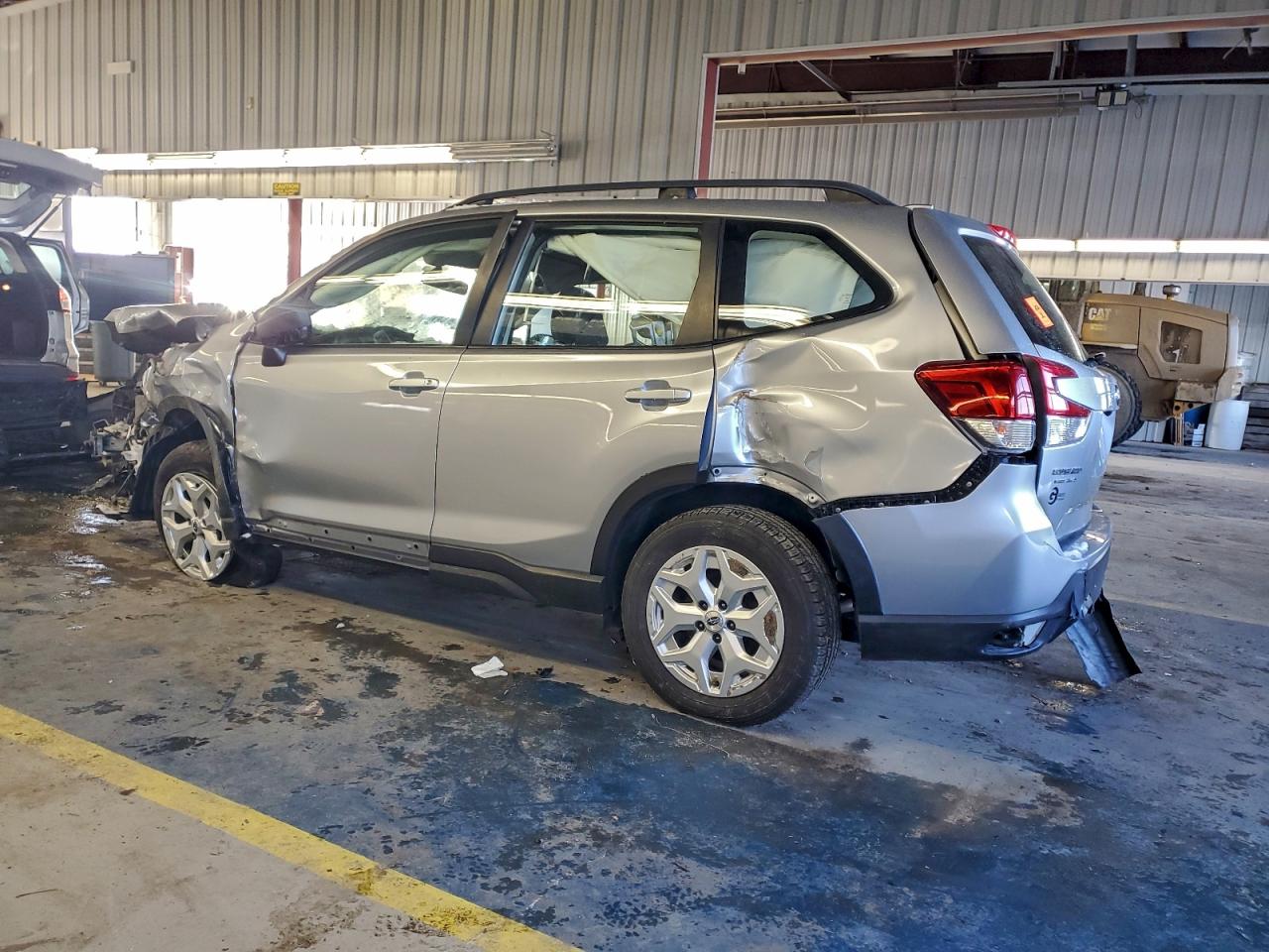 2021 SUBARU FORESTER photo 3