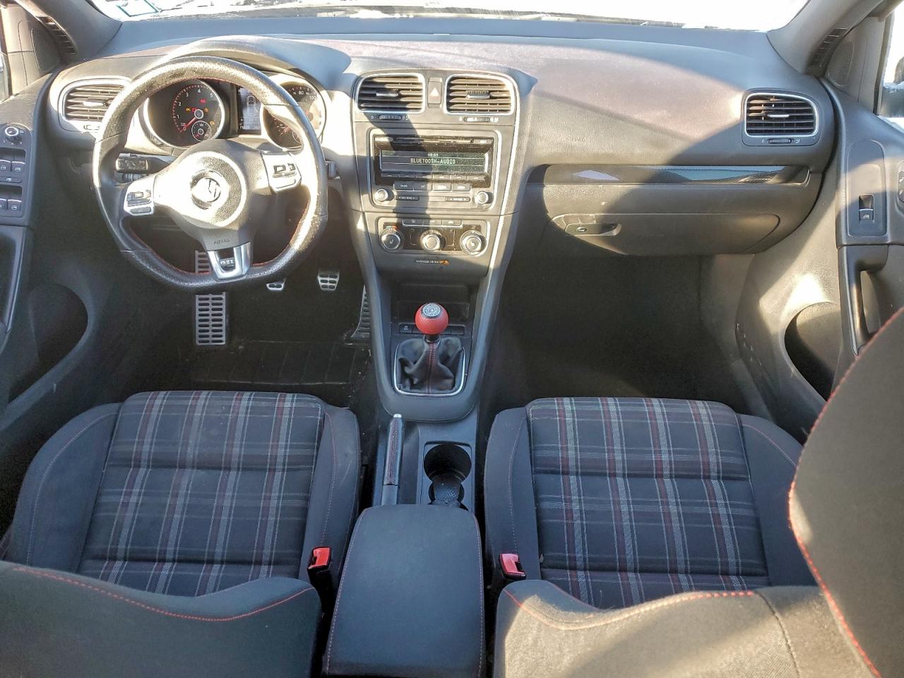 2013 VOLKSWAGEN GTI photo 15