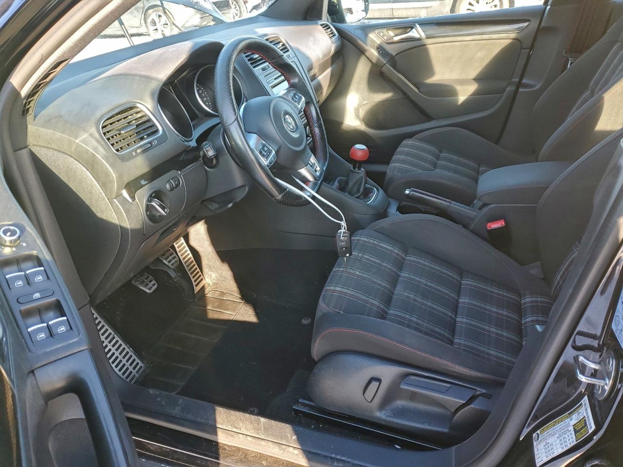 2013 VOLKSWAGEN GTI photo 13
