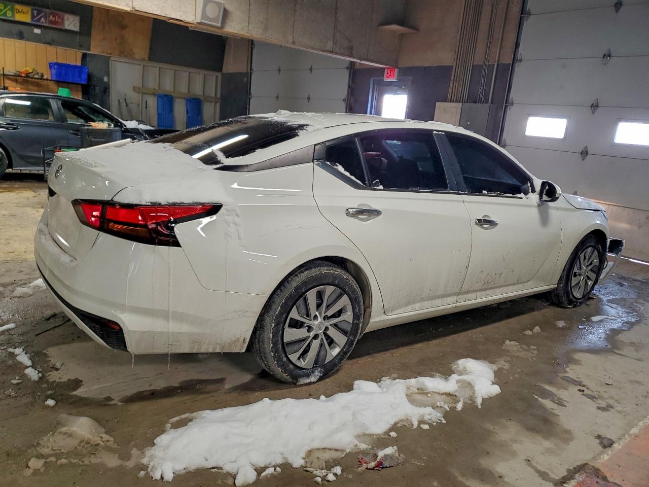 2019 NISSAN ALTIMA S photo 3