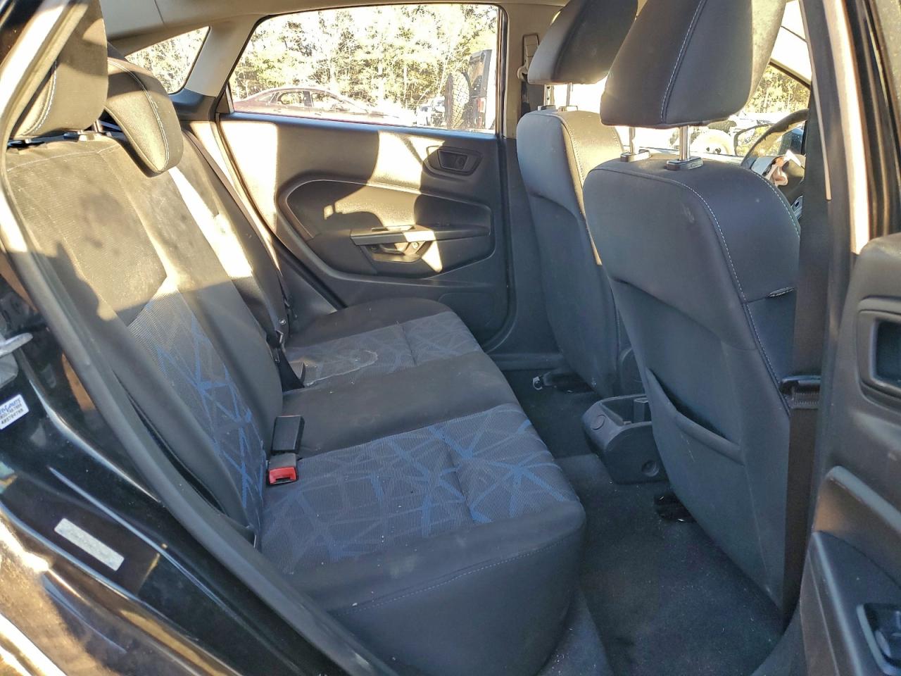 2011 FORD FIESTA SE photo 28