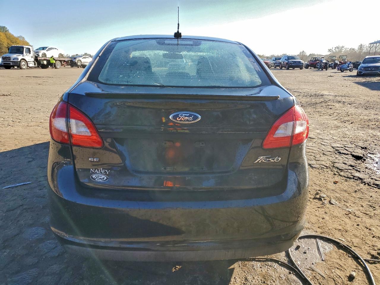 2011 FORD FIESTA SE photo 16