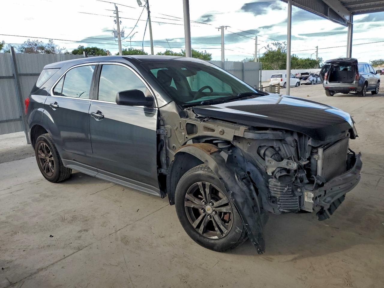 2013 CHEVROLET EQUINOX LS photo 4
