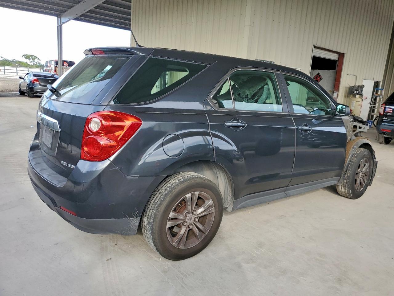 2013 CHEVROLET EQUINOX LS photo 3