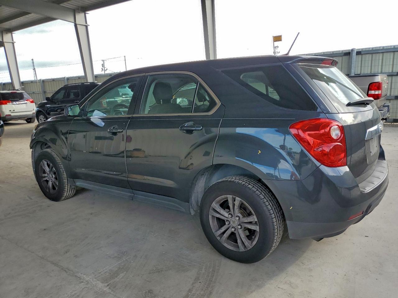 2013 CHEVROLET EQUINOX LS photo 2