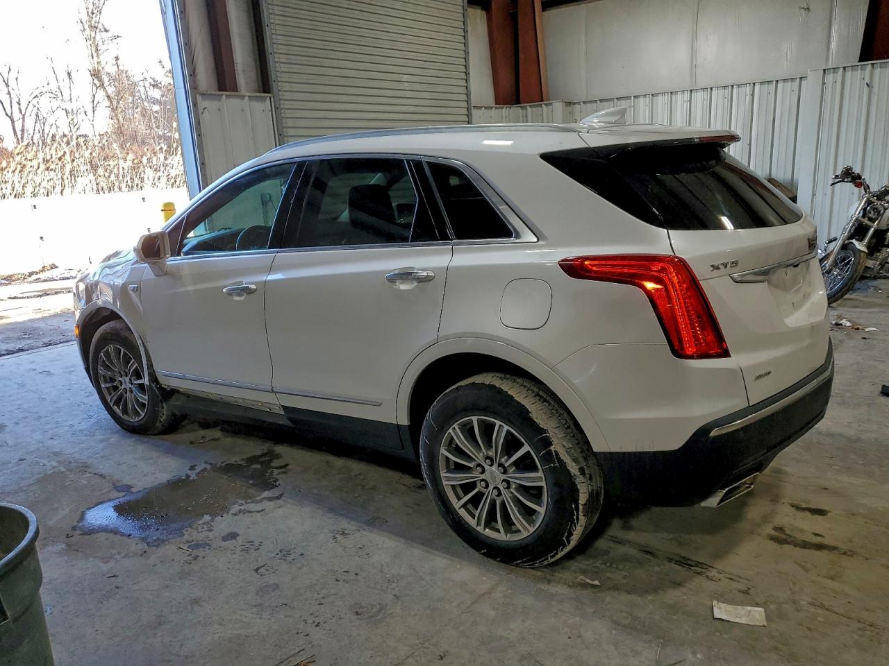 2017 CADILLAC XT5 LUXURY photo 3
