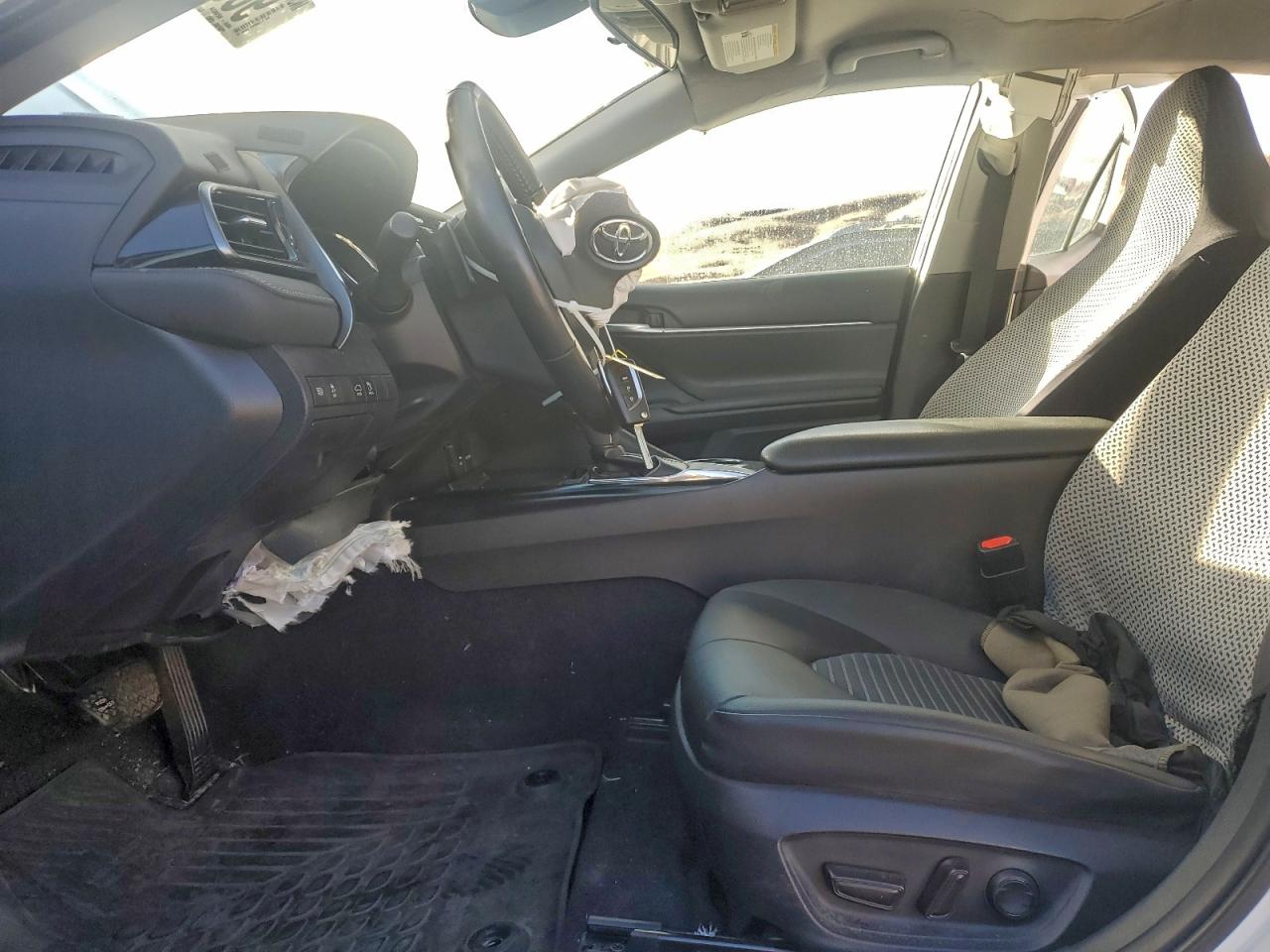 2019 TOYOTA CAMRY L photo 7