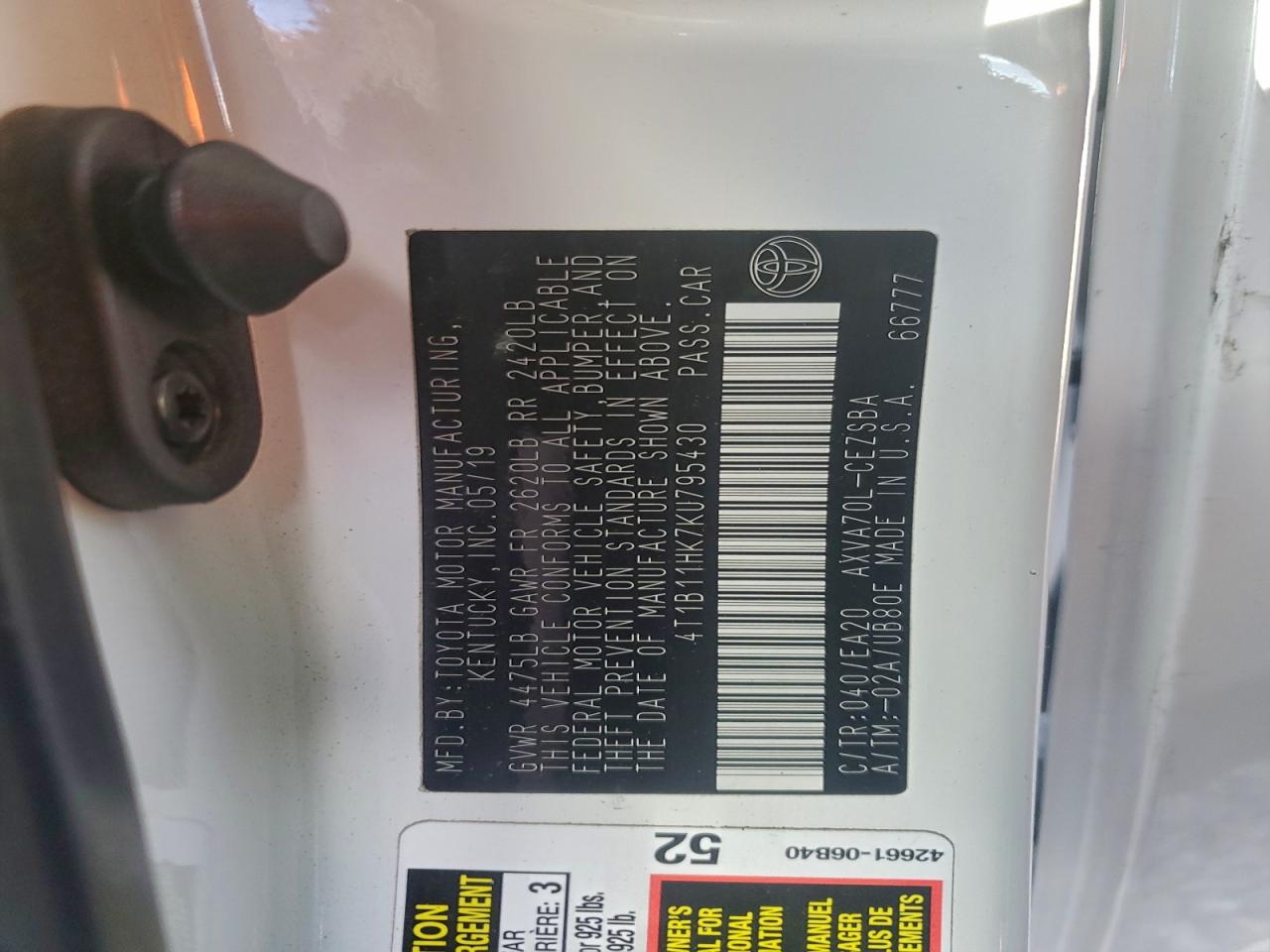 2019 TOYOTA CAMRY L photo 12