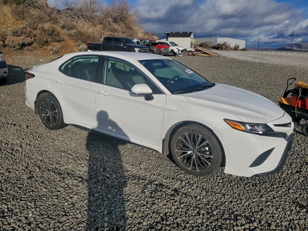2019 TOYOTA CAMRY L photo 4