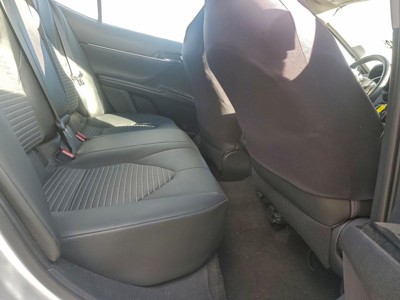 2019 TOYOTA CAMRY L photo 10