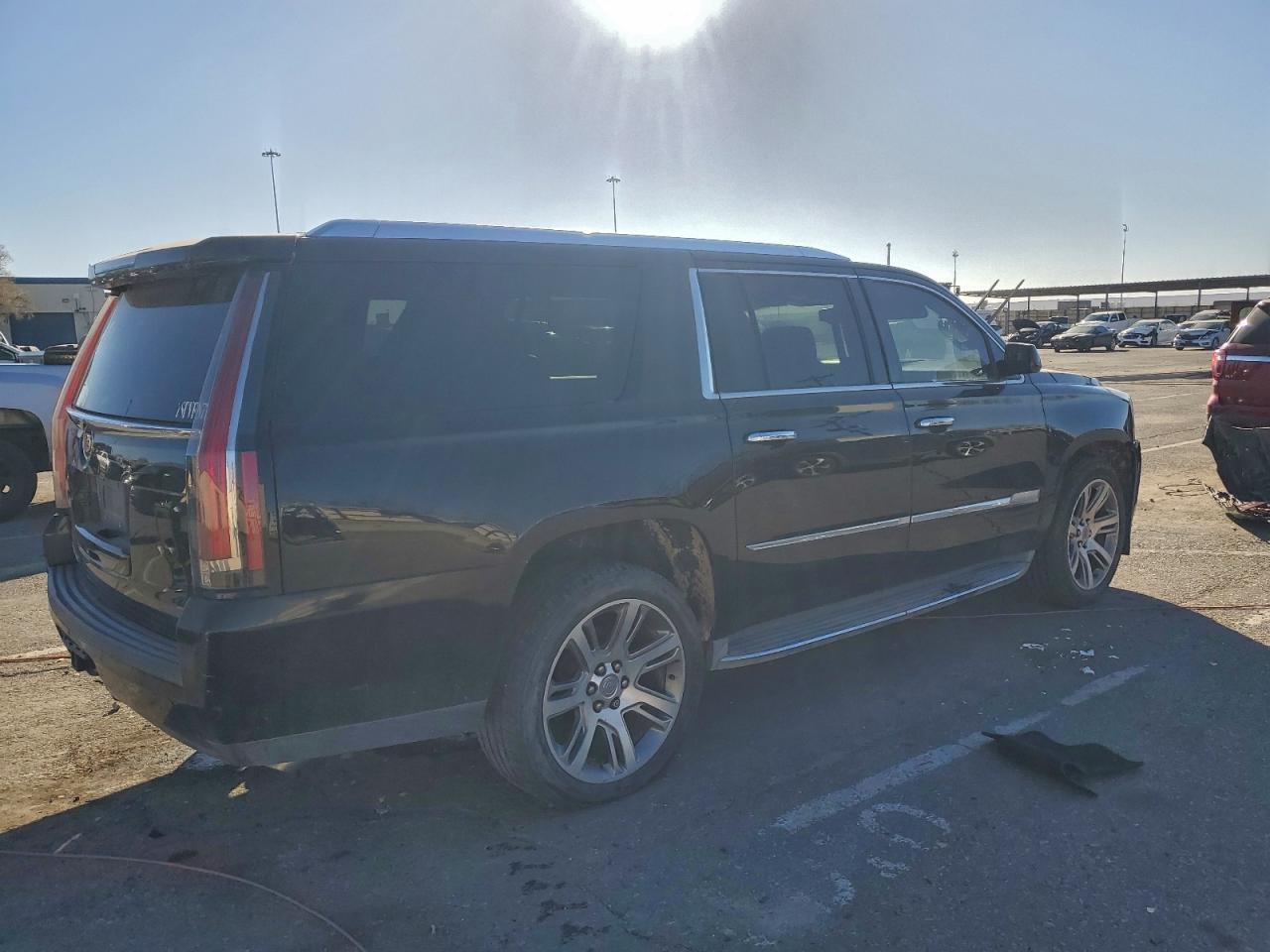 2015 CADILLAC ESCALADE ESV LUXURY photo 3